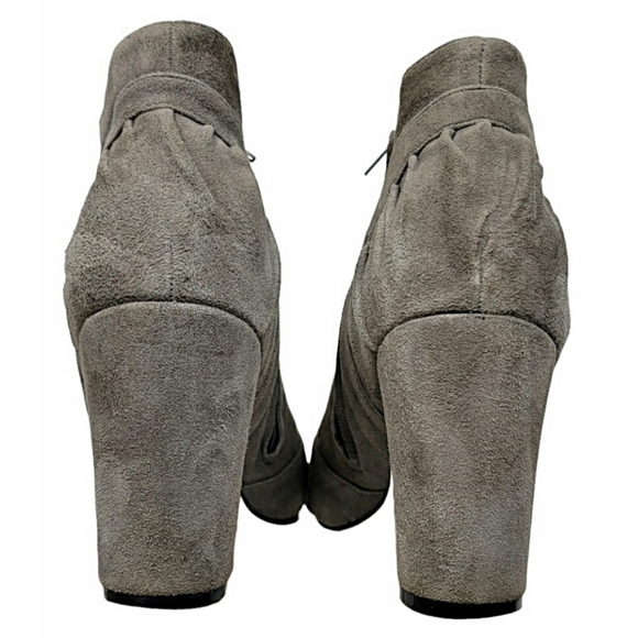Natural Comfort Grey Suede Booties Size 9 - Picture 4 of 9